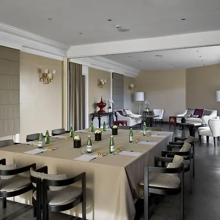 Ambasciatori Place Отель 4*