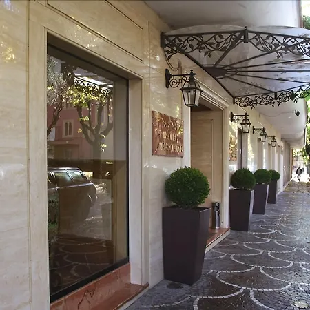 Ambasciatori Place Hotell 4*