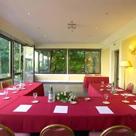 Ambasciatori Place Отель
