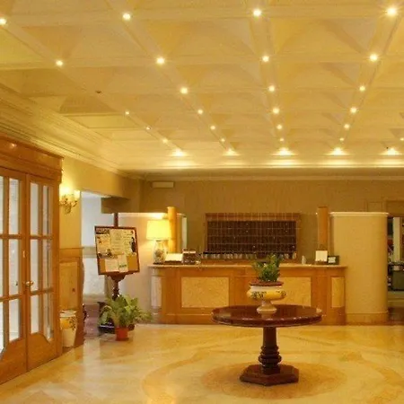 Отель Ambasciatori Place 4*